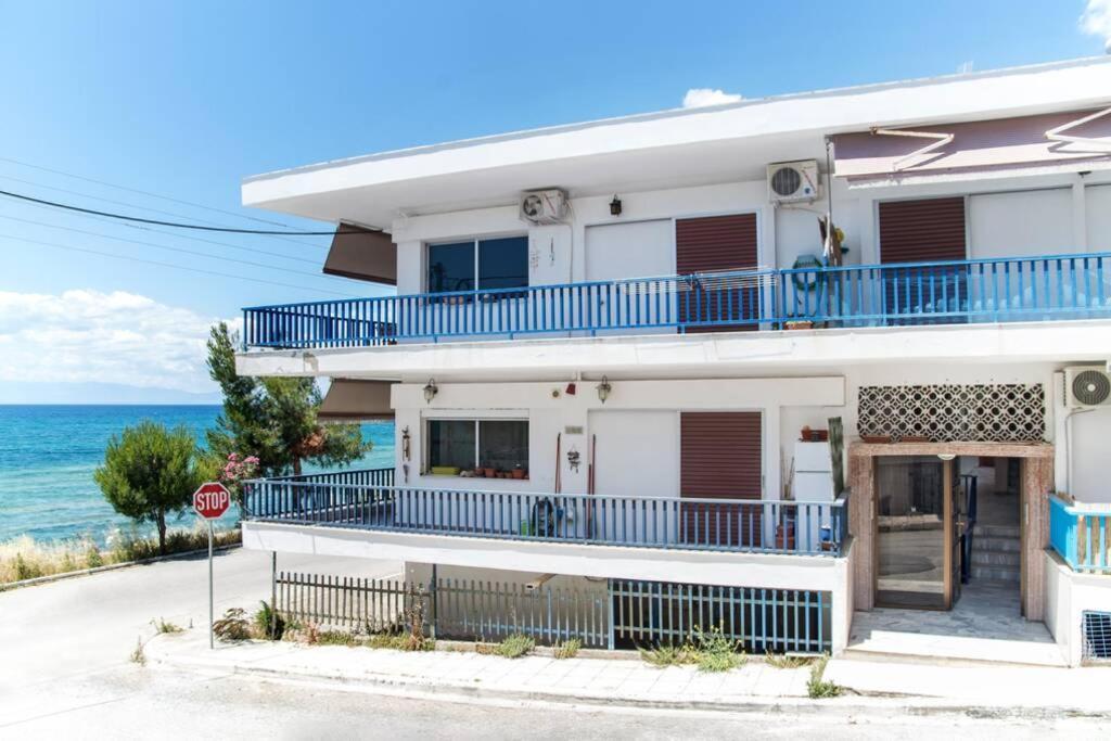 ניאה אירקליה Seafront 2 Bedrooms Apartment מראה חיצוני תמונה